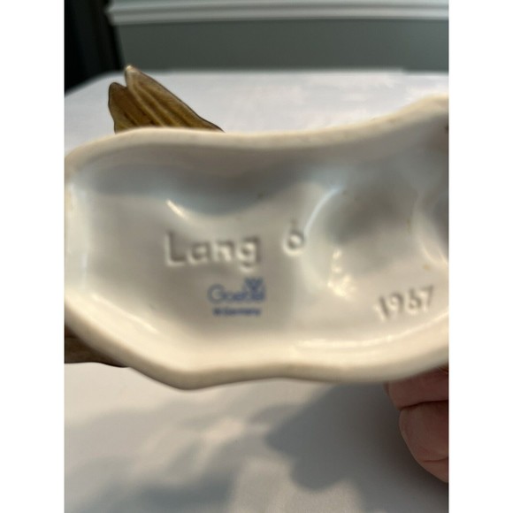 W Goebel Yellow Bird Canary Feeding Baby Chick Figurine Lang 6 W Germany 1967 - Picture 12 of 13